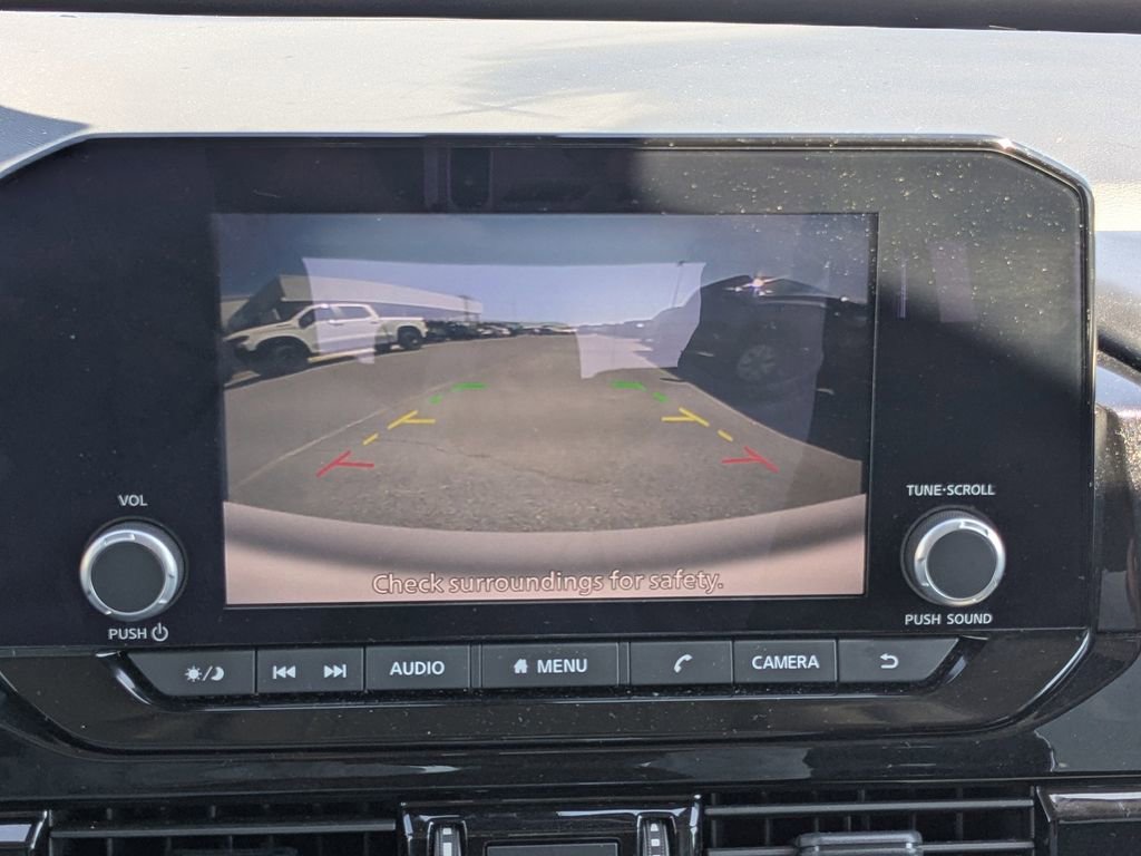 Used 2025 Nissan Pathfinder SV image 29
