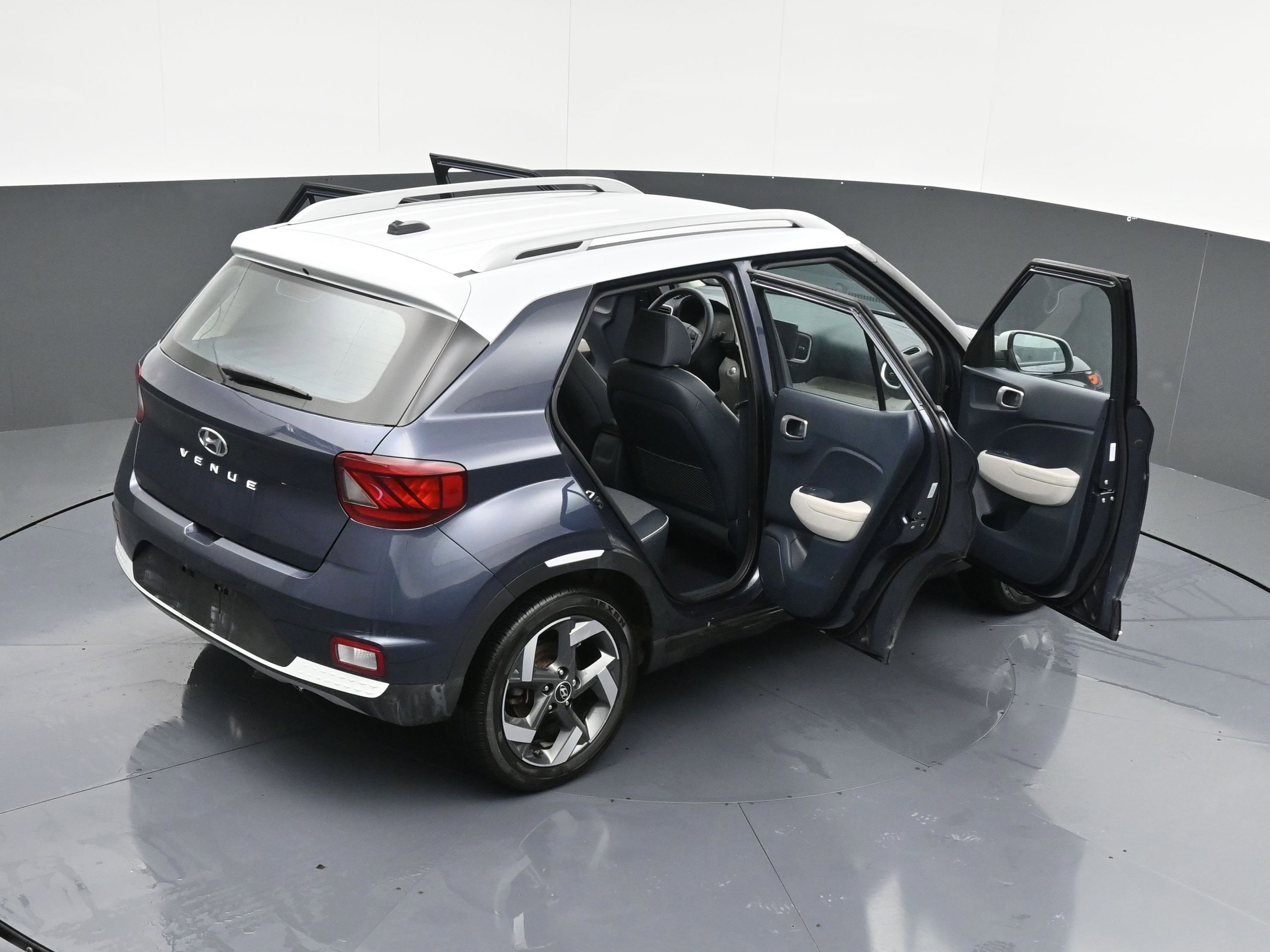 Used 2023 Hyundai Venue Limited w/ Cargo Package image 43