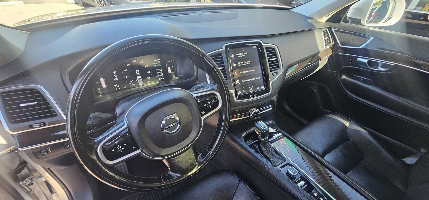 Used 2018 Volvo XC90 T5 Momentum w/ Convenience Package FWD image 13
