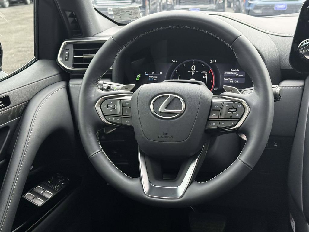 Used 2025 Lexus LX 700h Overtrail image 9
