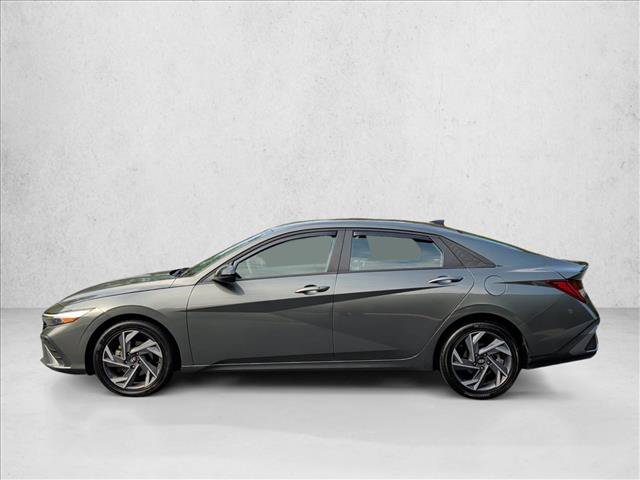 Used 2025 Hyundai Elantra SEL FWD image 8