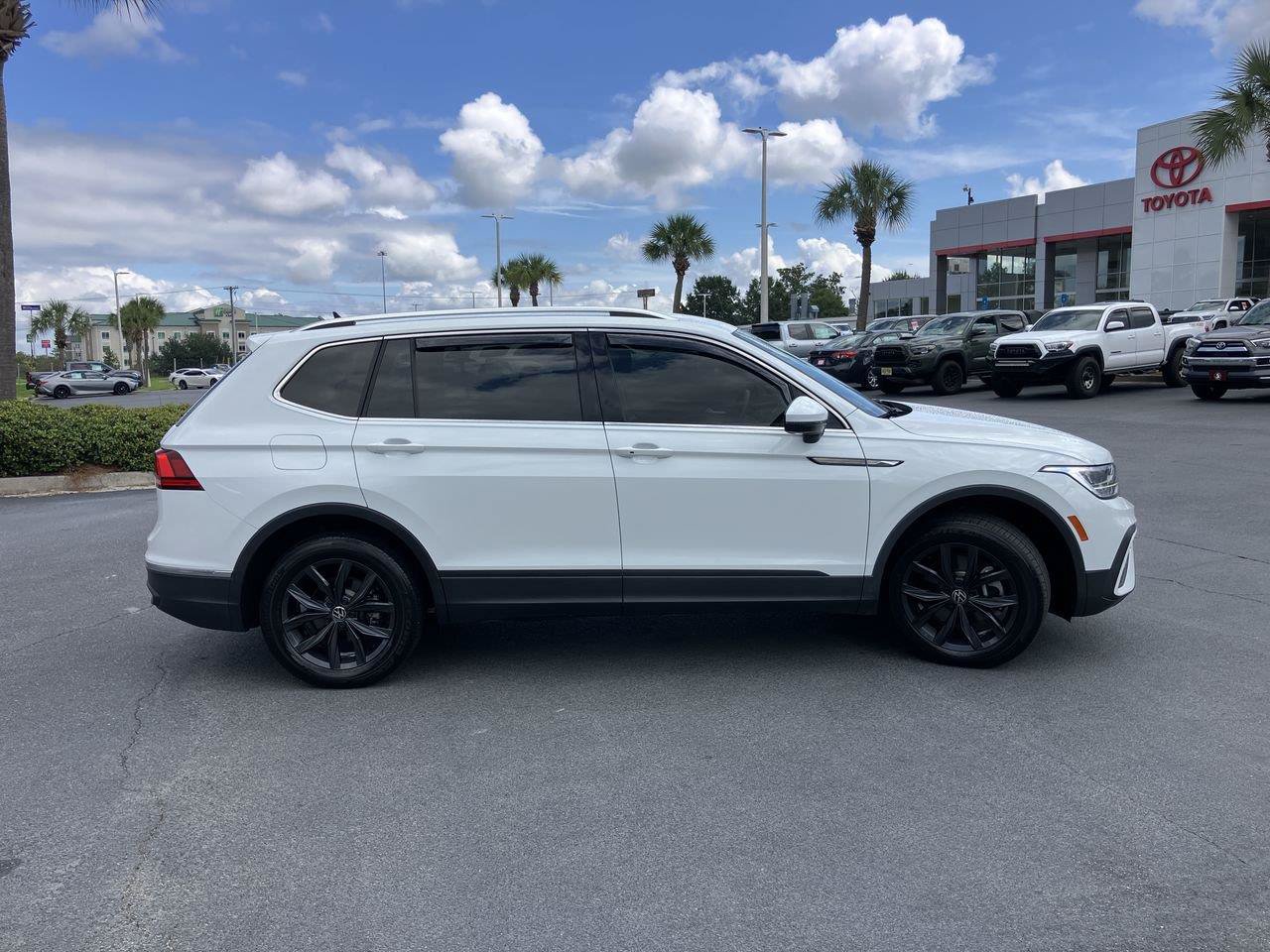 Used 2024 Volkswagen Tiguan SE FWD image 6