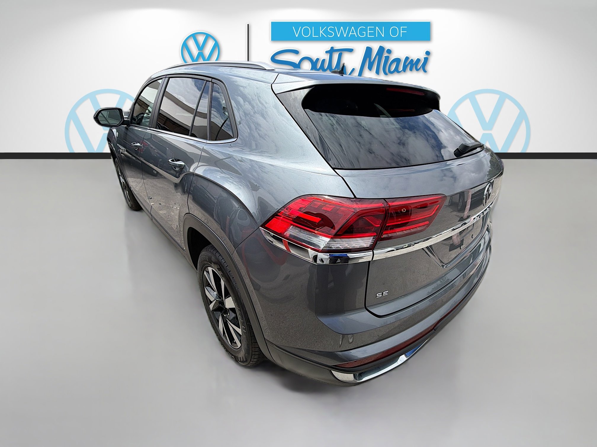 Used 2022 Volkswagen Atlas Cross Sport SE image 5