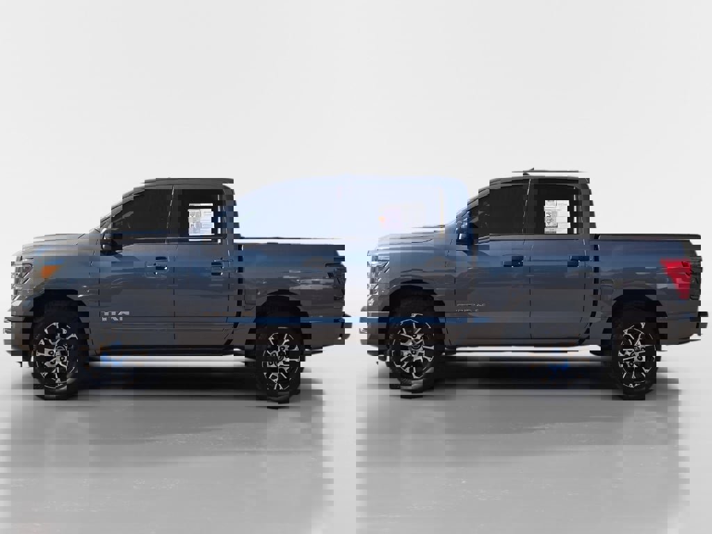 Used 2023 Nissan Titan SV image 6