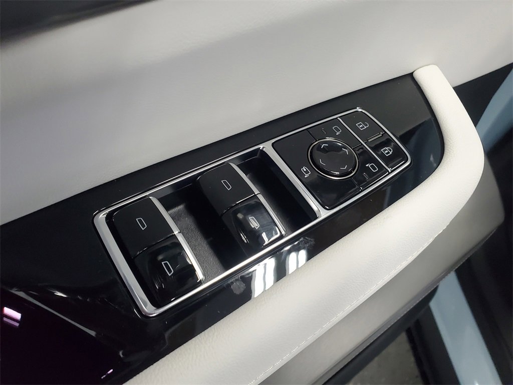 New 2026 Cadillac Vistiq Sport image 8