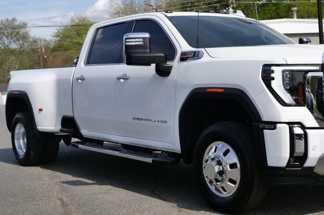Used 2026 GMC Sierra 3500 Denali w/ Denali Reserve Package image 33