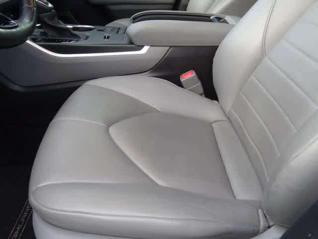 Used 2021 Toyota Highlander XLE FWD image 20