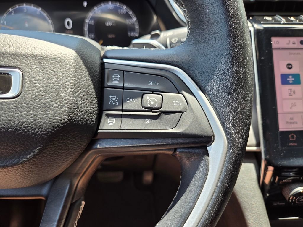Used 2022 Jeep Grand Cherokee Limited AWD/4WD image 33