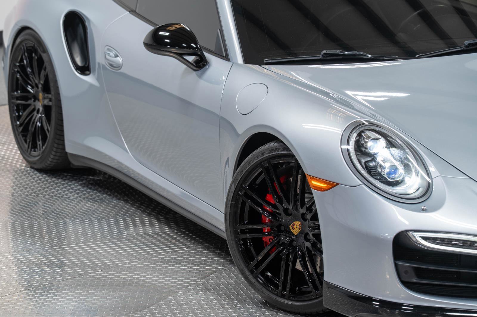 Used 2016 Porsche 911 Turbo image 3