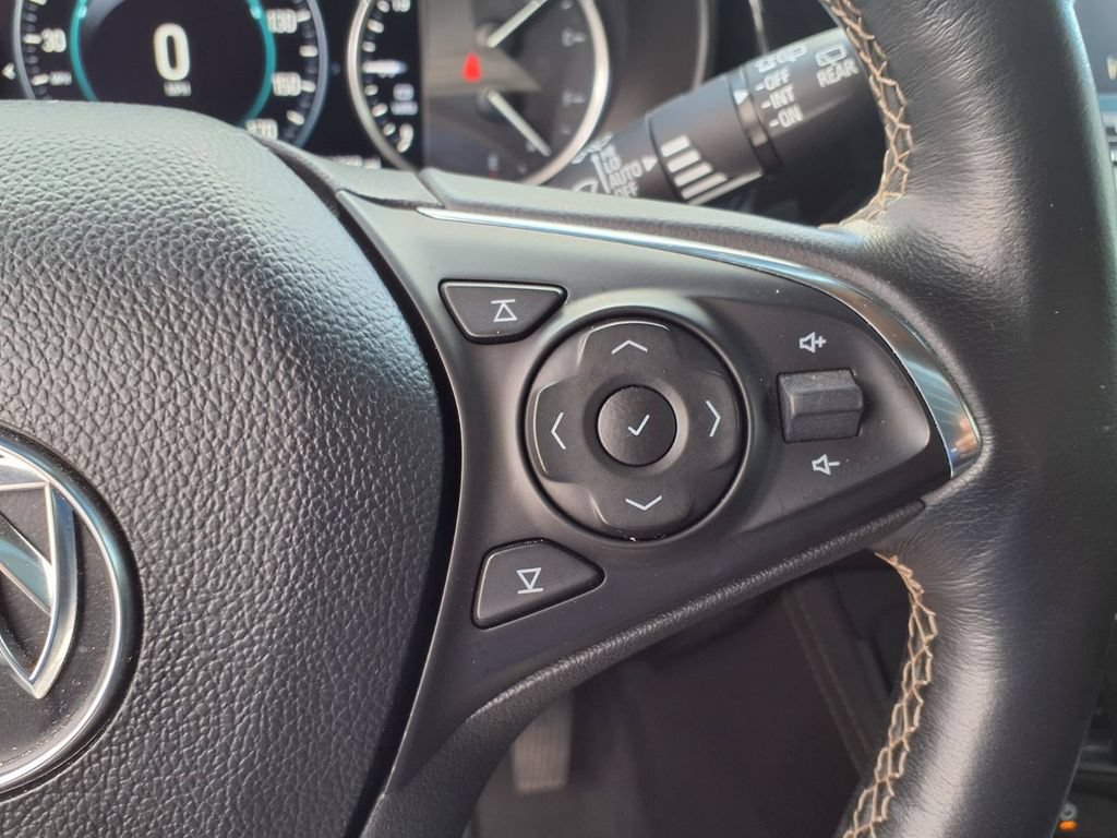 Used 2016 Buick Envision Premium AWD/4WD image 31