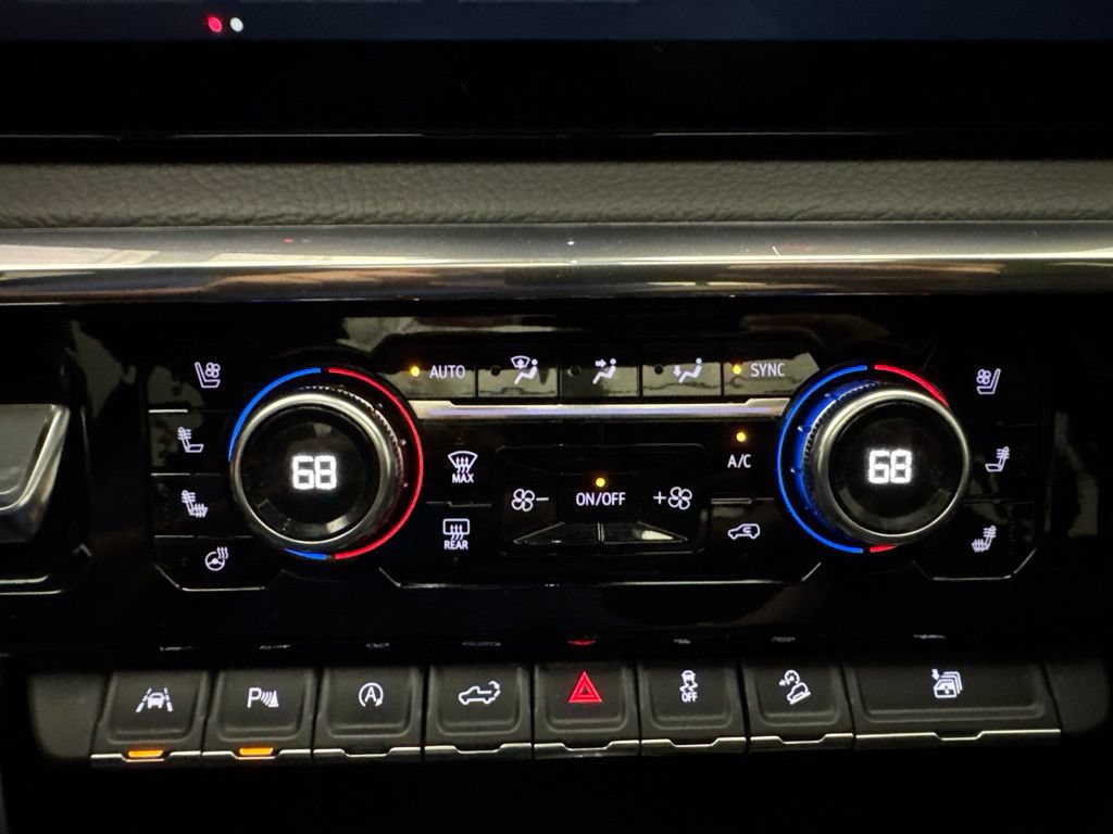 Used 2024 GMC Sierra 1500 Denali AWD/4WD image 50