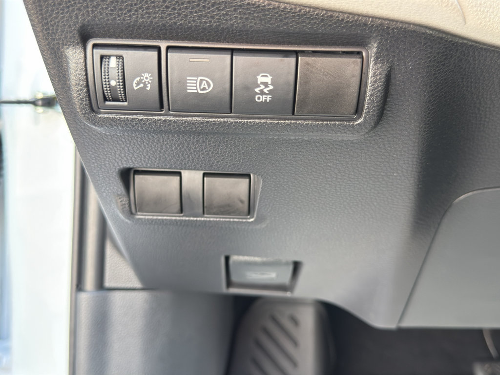 Used 2026 Toyota Corolla Cross L AWD/4WD image 22