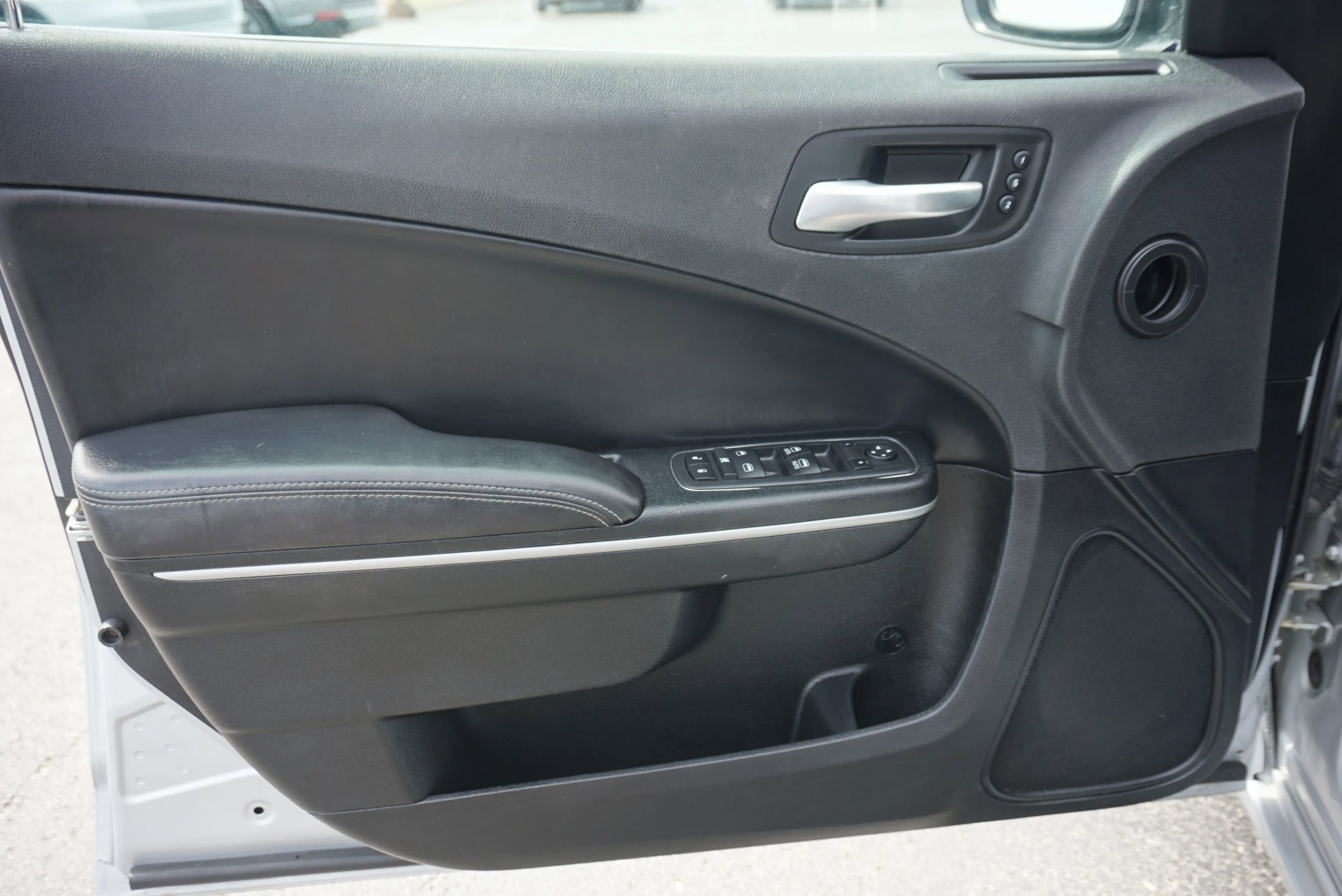 Used 2020 Dodge Charger SXT w/ Leather Interior Group RWD image 10