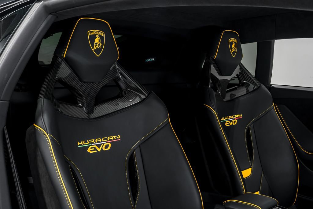 Used 2023 Lamborghini Huracan EVO image 36