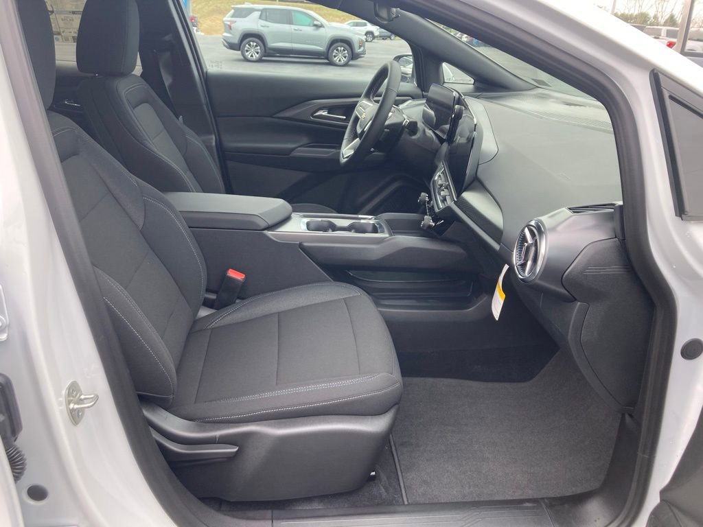 New 2026 Chevrolet Equinox EV LT w/ Comfort Package image 39