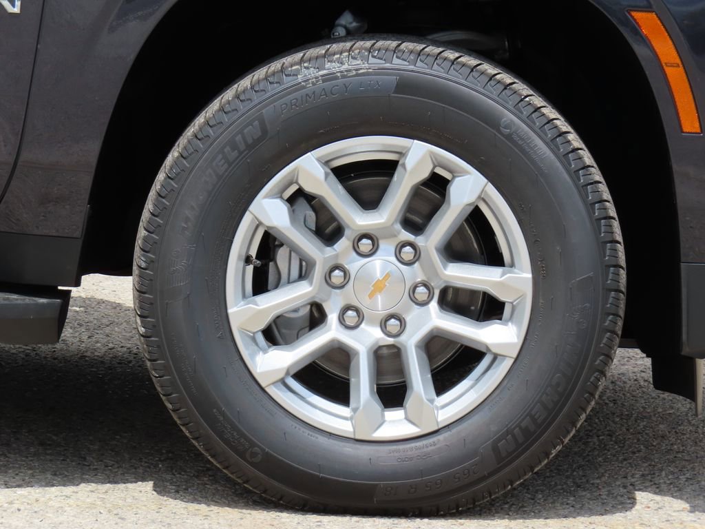 New 2026 Chevrolet Suburban LS AWD/4WD image 15