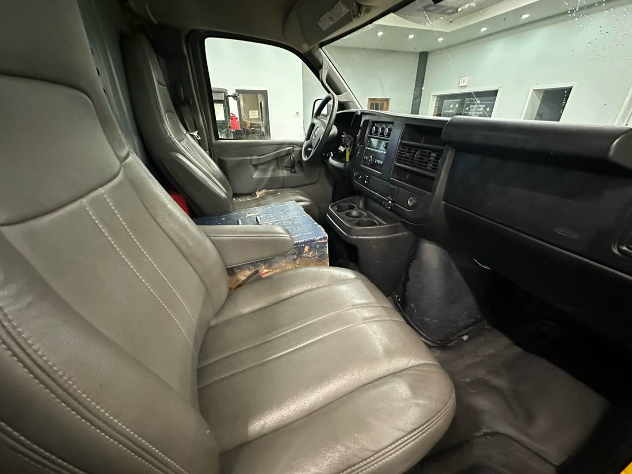 Used 2017 GMC Savana 2500 Extended image 11