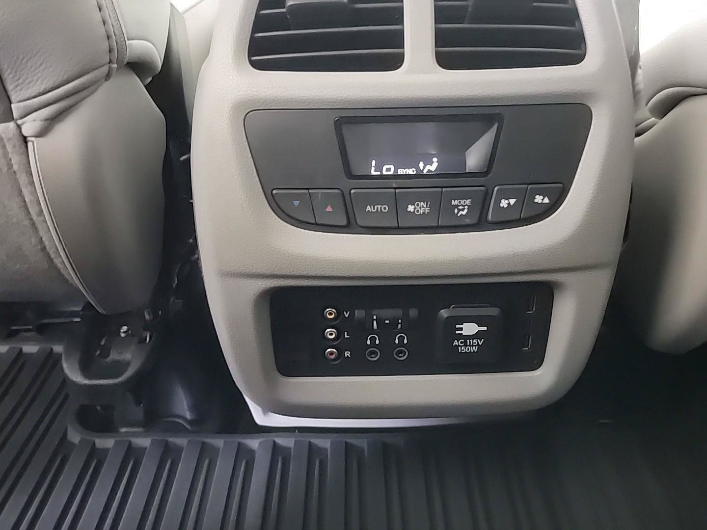 Certified 2017 Honda Pilot Touring image 23