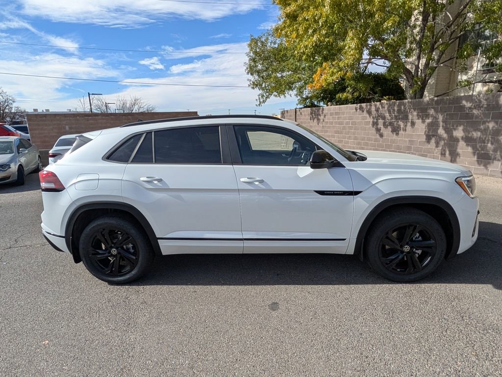 New 2026 Volkswagen Atlas Cross Sport SEL R-Line image 3