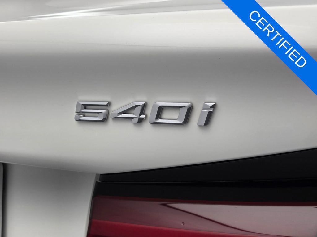Used 2023 BMW 540i w/ Premium Package RWD image 25