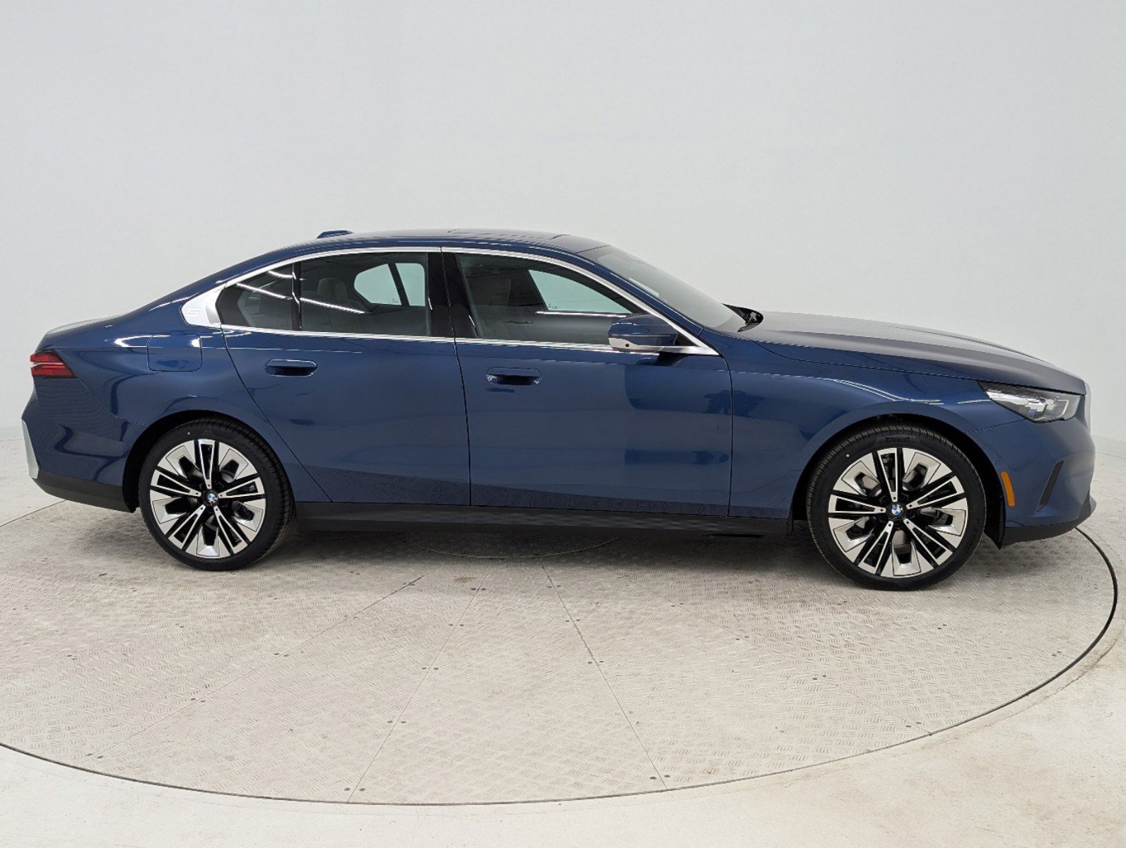 New 2025 BMW 530i w/ Premium Package image 9