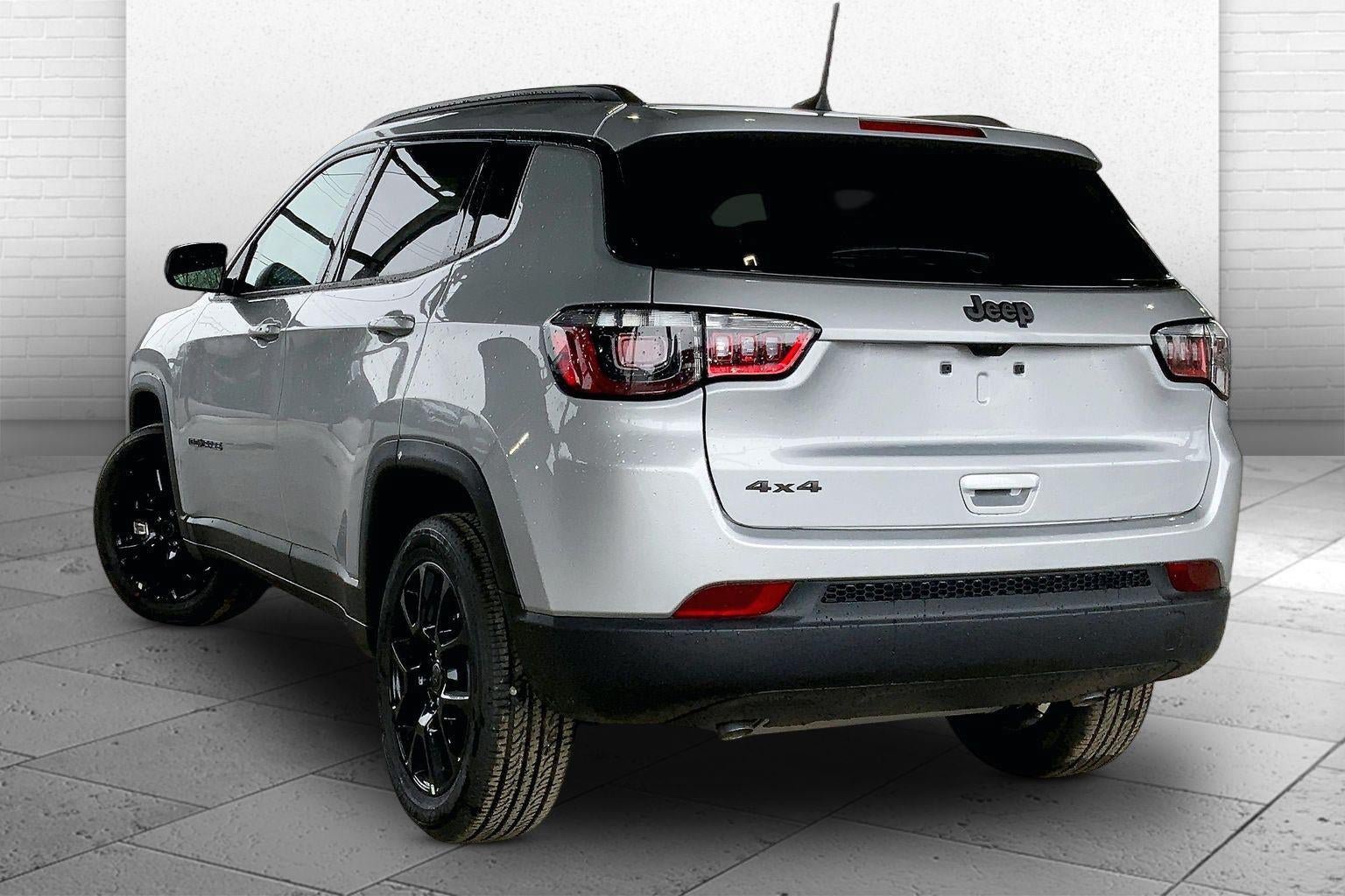 New 2026 Jeep Compass Latitude AWD/4WD image 3