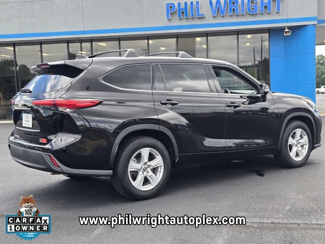 Used 2021 Toyota Highlander L FWD image 3