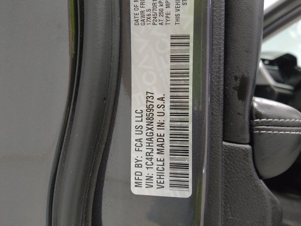 Used 2022 Jeep Grand Cherokee Laredo w/ Luxury Tech Group I AWD/4WD image 33