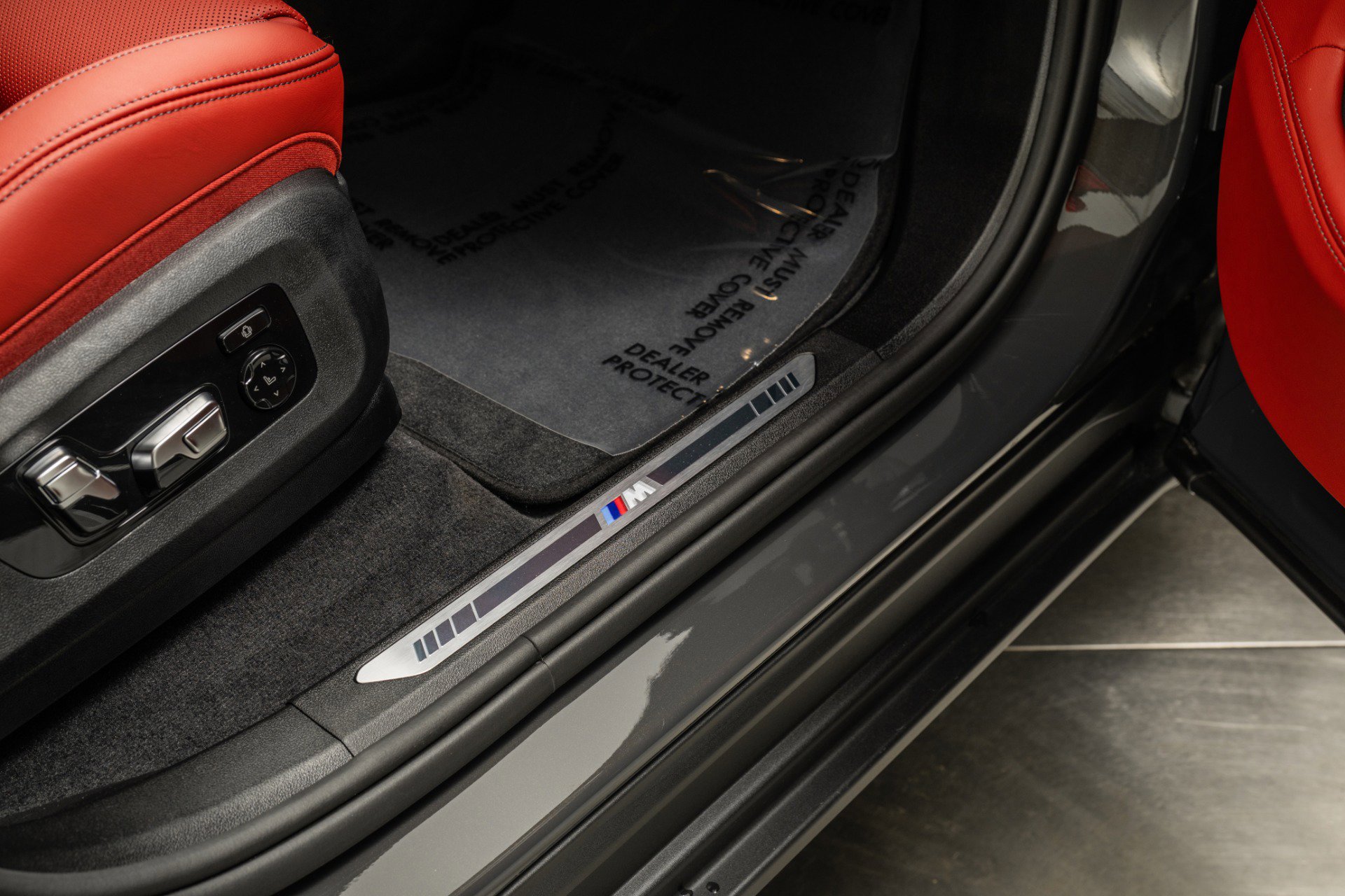 Used 2025 BMW XM Label Red image 32