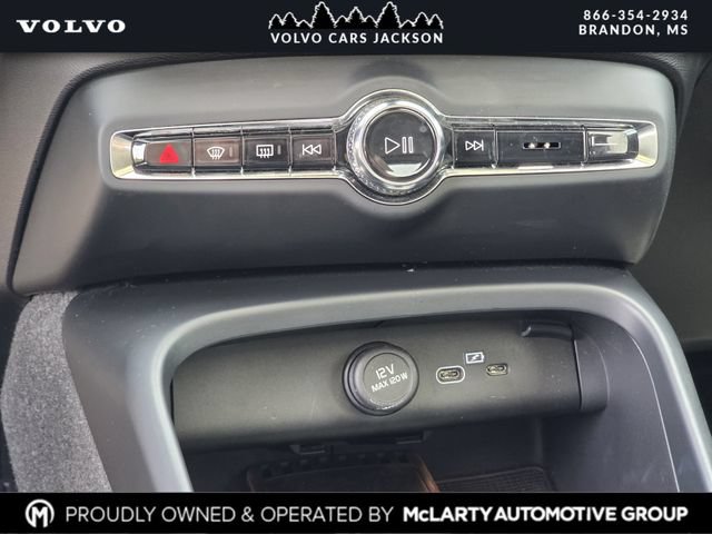 Used 2024 Volvo XC40 B5 Plus w/ Protection Package Premier AWD/4WD image 24