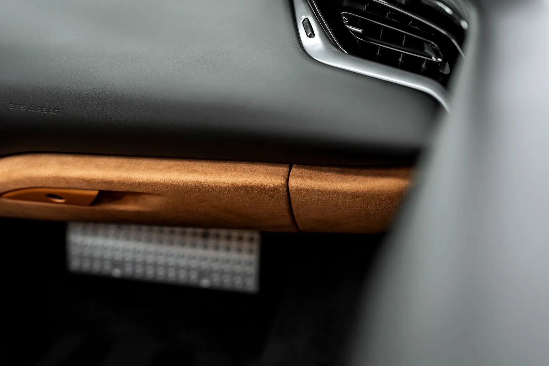 Used 2023 Ferrari SF90 Spider image 28