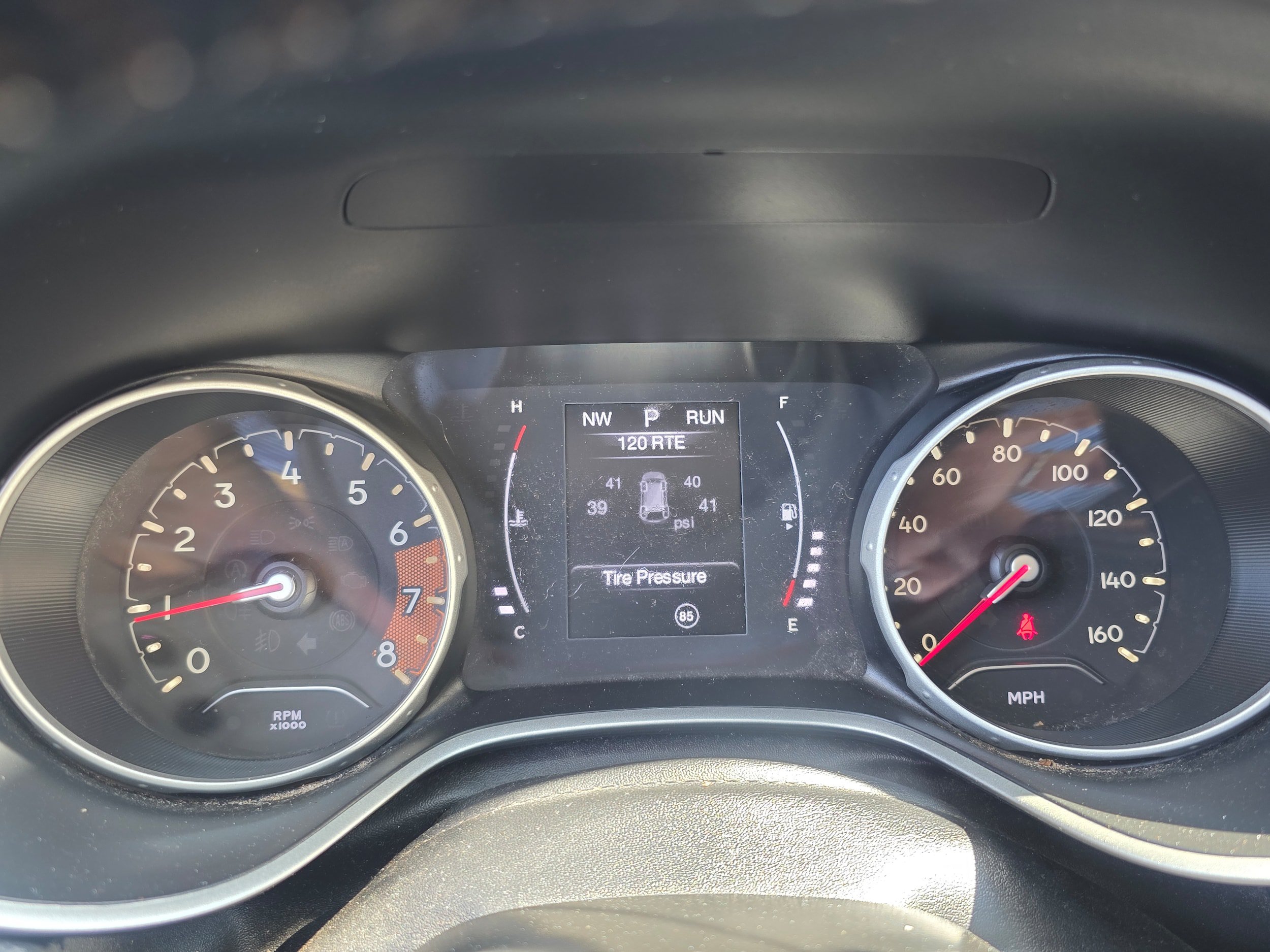 Used 2019 Jeep Compass Latitude FWD image 10