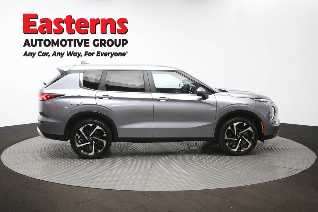 Used 2024 Mitsubishi Outlander SE image 45