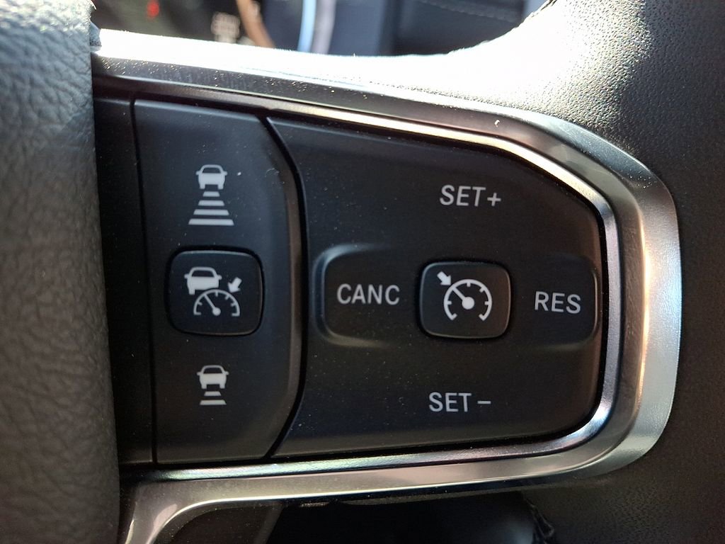 Used 2025 RAM 2500 Laramie AWD/4WD image 28