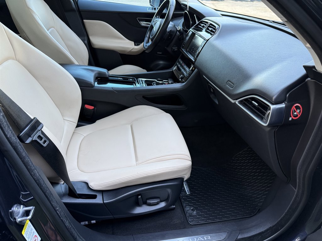 Used 2018 Jaguar F-PACE Premium AWD/4WD image 16