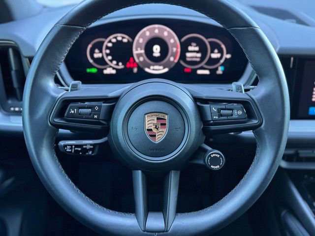 Certified 2025 Porsche Cayenne image 18