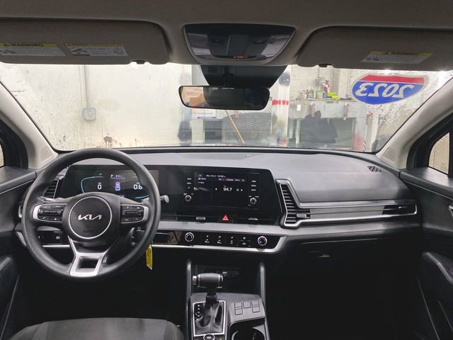 Used 2024 Kia Sportage LX image 18