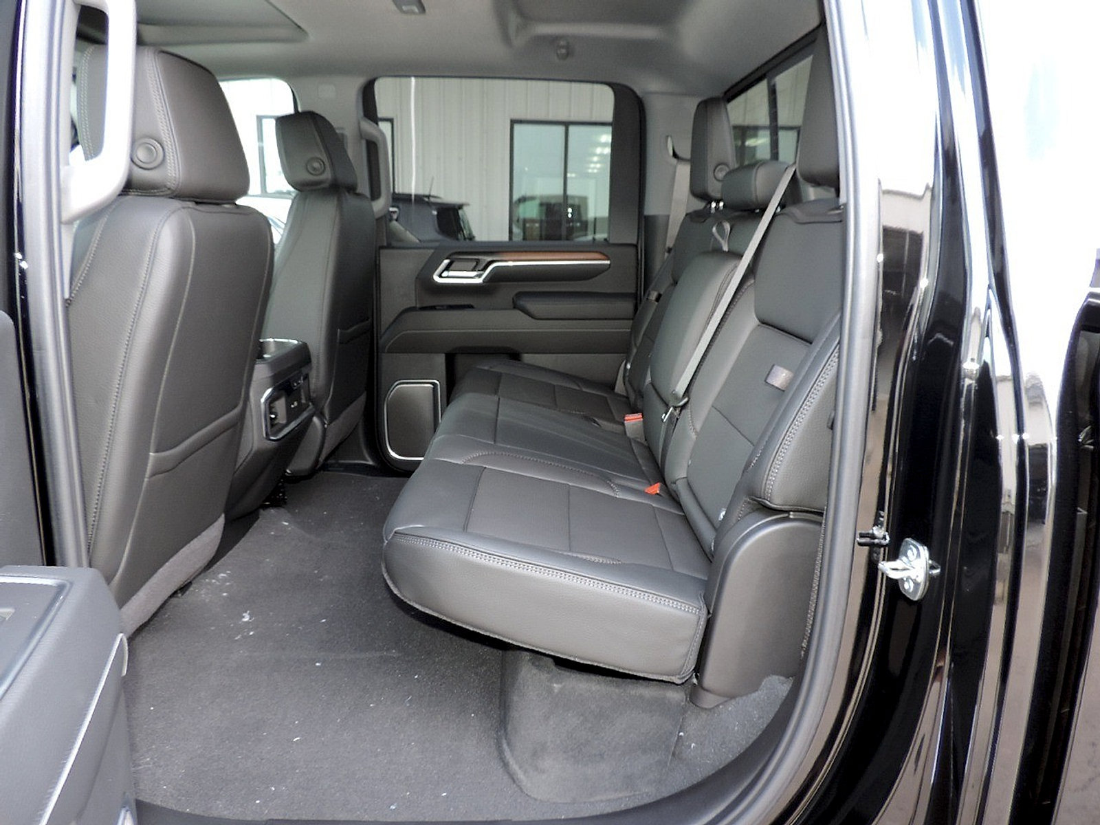 New 2026 GMC Sierra 3500 Denali w/ Denali Reserve Package AWD/4WD image 11