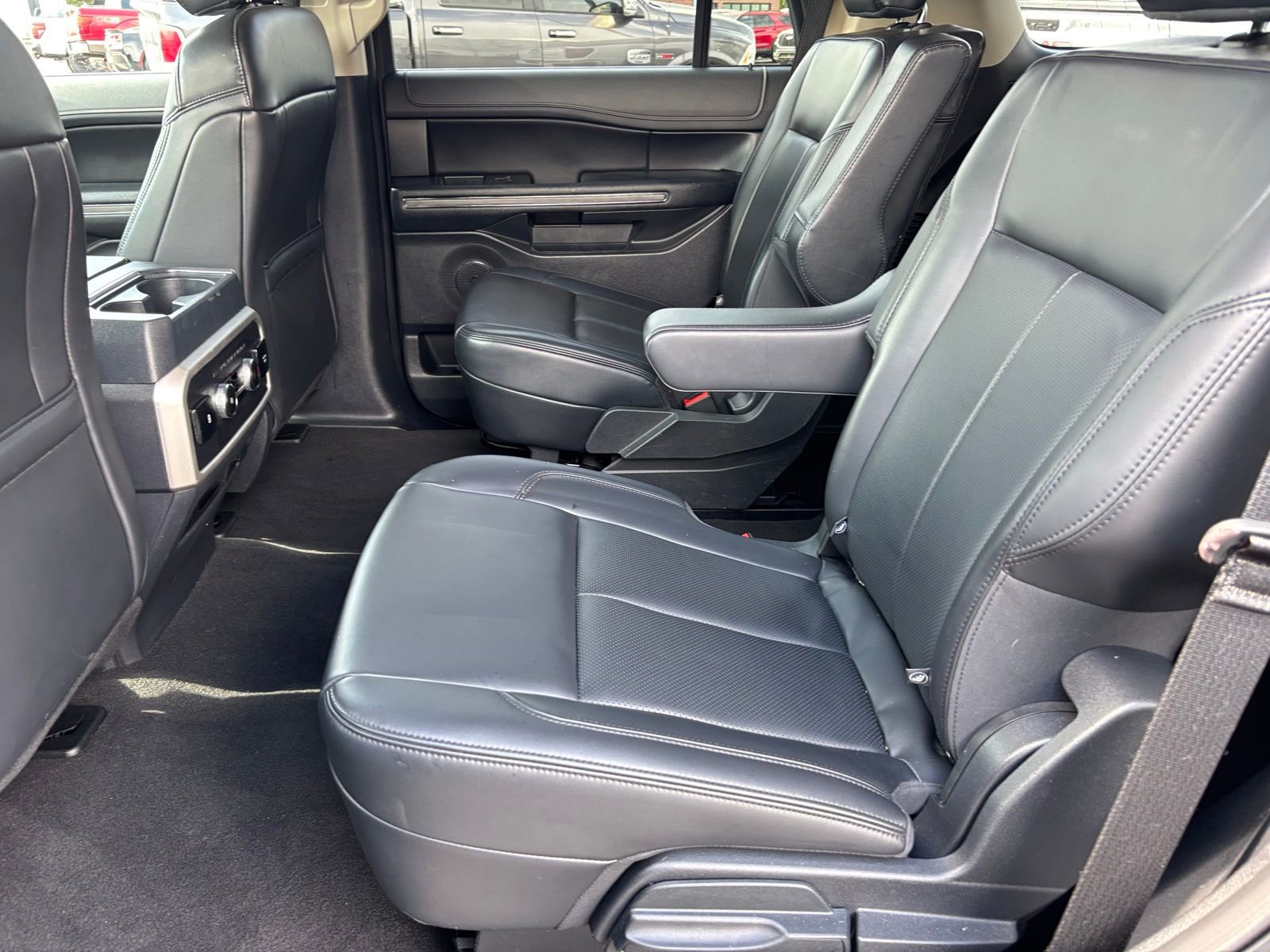 Used 2023 Ford Expedition XLT image 17