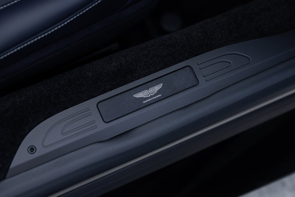 New 2026 Aston Martin V8 Vantage Volante image 39