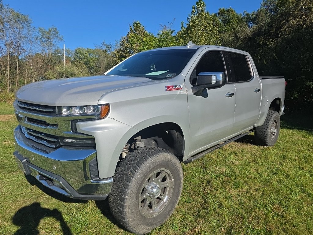 Used 2019 Chevrolet Silverado 1500 LTZ w/ LTZ Premium Package AWD/4WD image 3