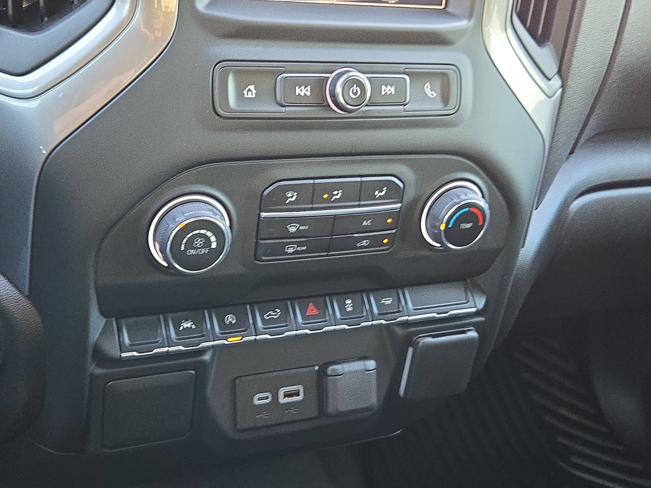 Certified 2024 Chevrolet Silverado 1500 Custom RWD image 17