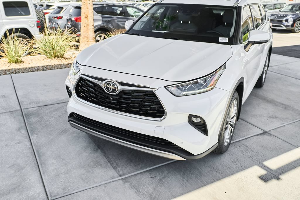 Used 2022 Toyota Highlander Platinum FWD image 6