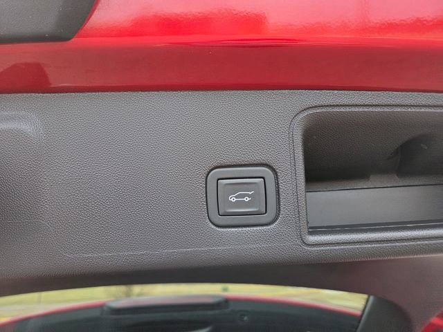 Used 2024 GMC Terrain SLT w/ Infotainment Package II image 59