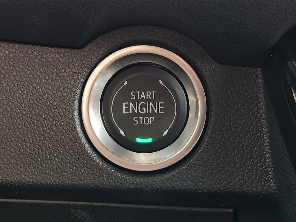 Used 2025 Chevrolet Traverse LT image 21