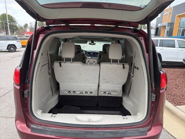 Used 2018 Chrysler Pacifica Limited w/ Tire & Wheel Group image 5