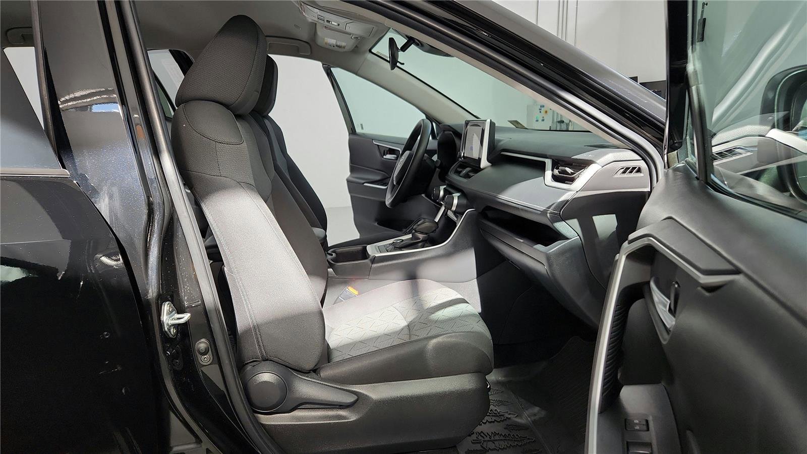 Certified 2024 Toyota RAV4 AWD Hybrid image 29