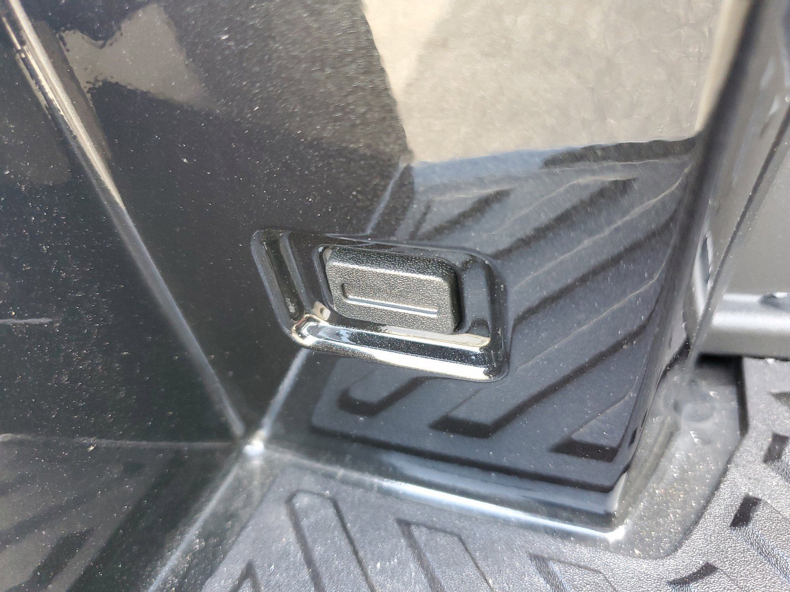 New 2025 GMC Hummer EV 2X image 10