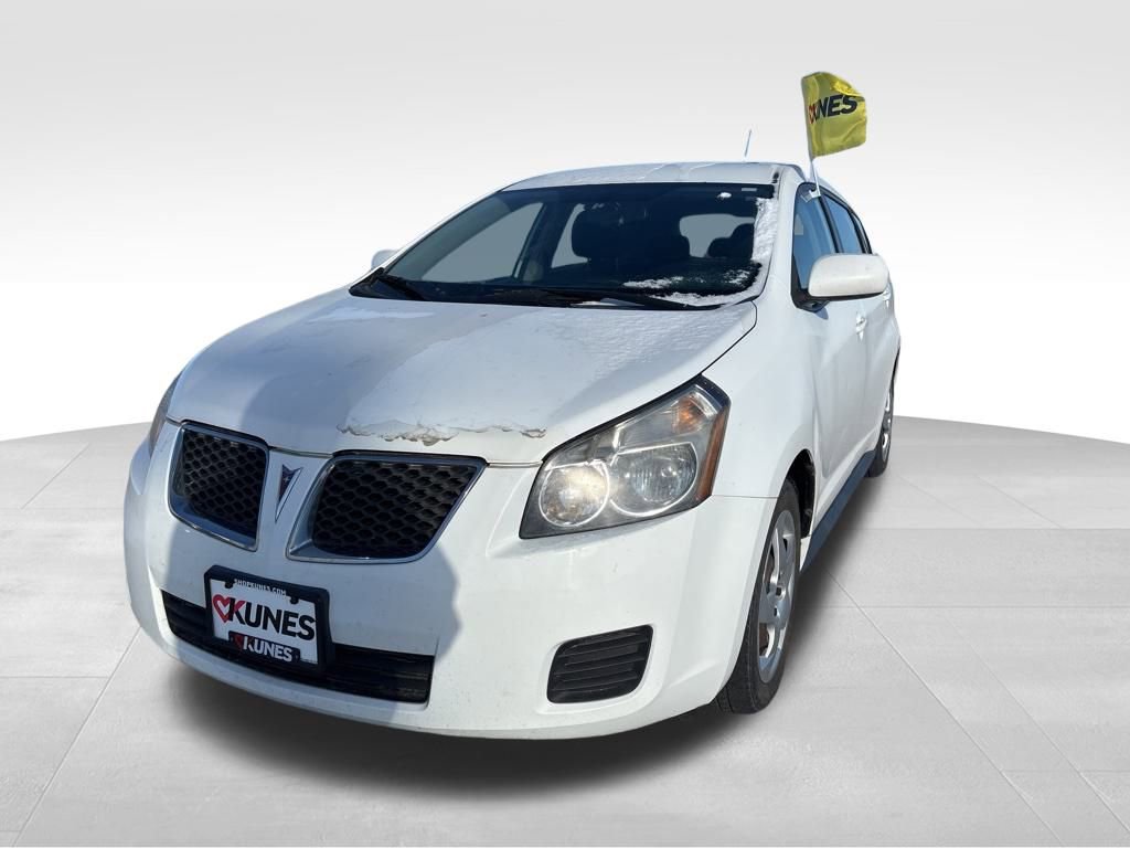 Used 2010 Pontiac Vibe w/ Preferred Package image 3