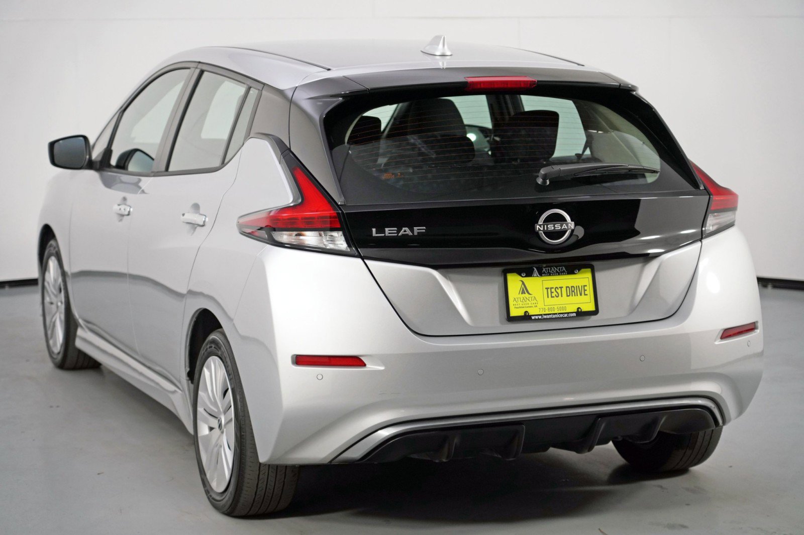 Used 2025 Nissan Leaf S image 42